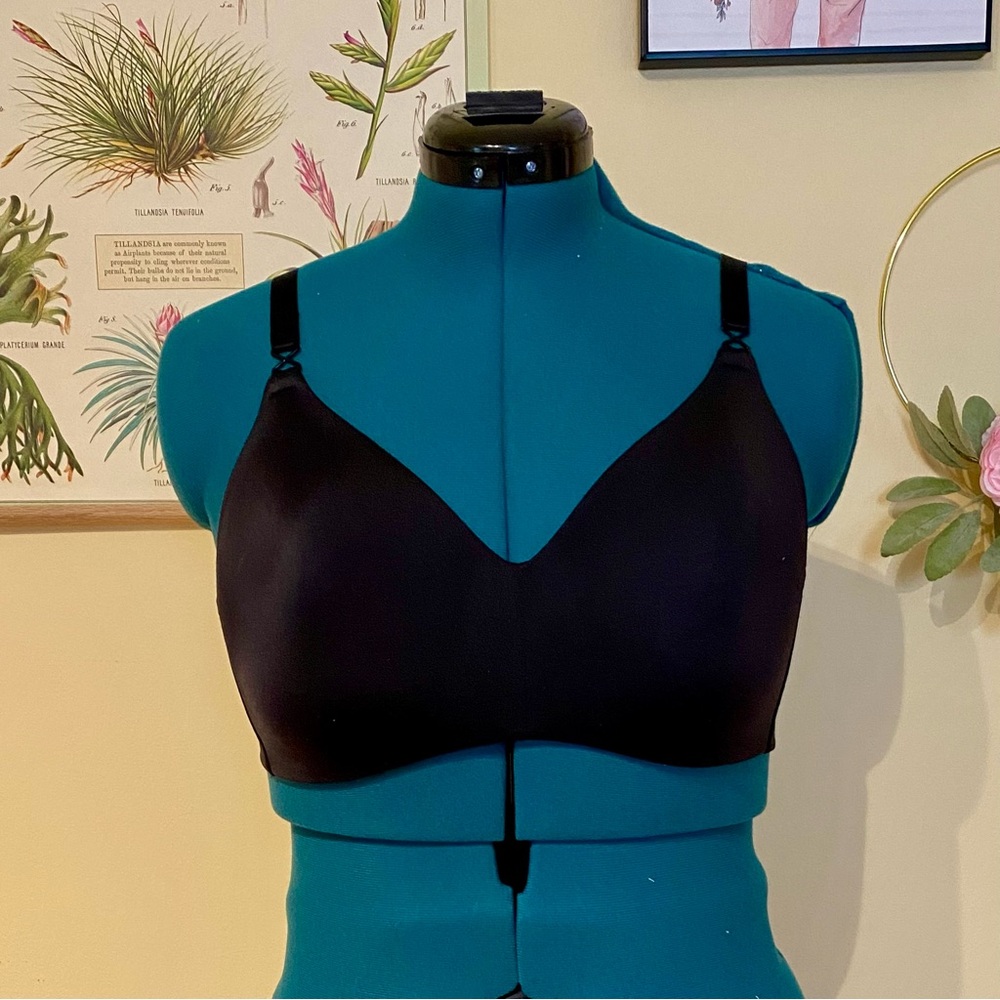 LAST CHANCE Warner's Black Seamless Bra Intimates & Sleepwear